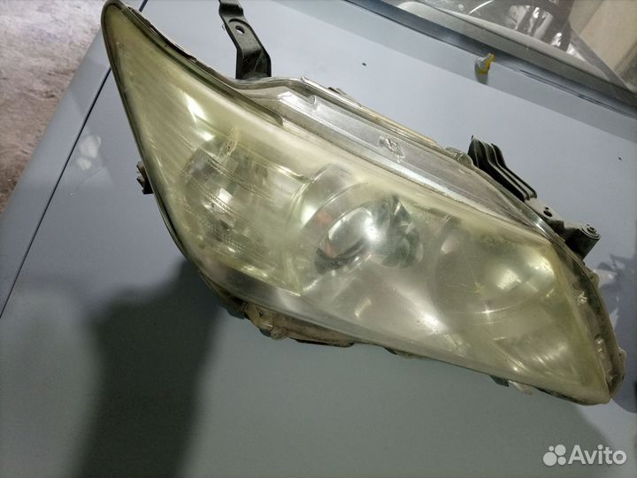 Фары Toyota Camry б/у