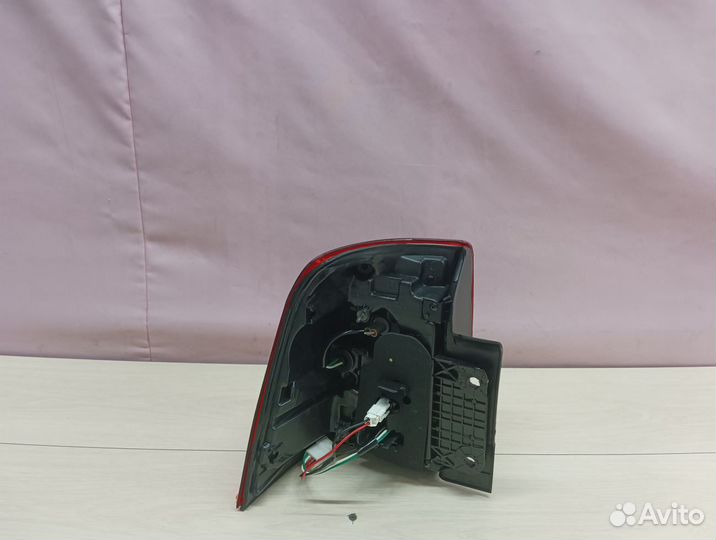 Фонарь правый внешний Toyota Land Cruiser 200 2007