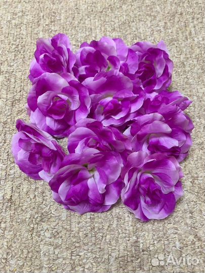 Искусственные цветы (бутоны розы, пионы)