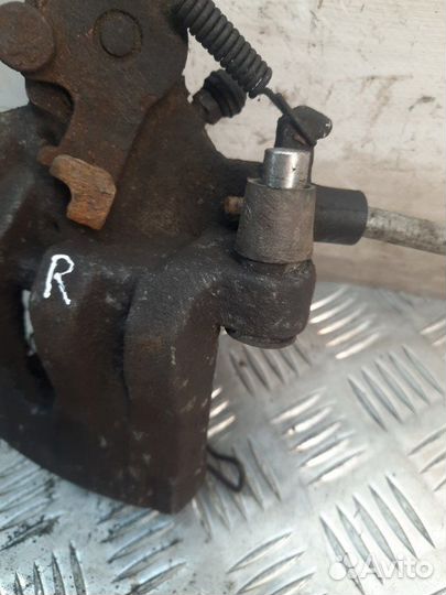 Суппорт тормозной задний правый Opel Vectra