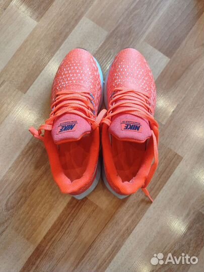 Кроссовки Nike