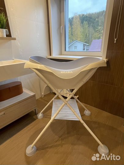 Ванночка с подставкой beaba