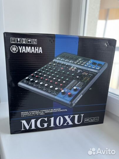 Микшерный пульт Yamaha MG10XU