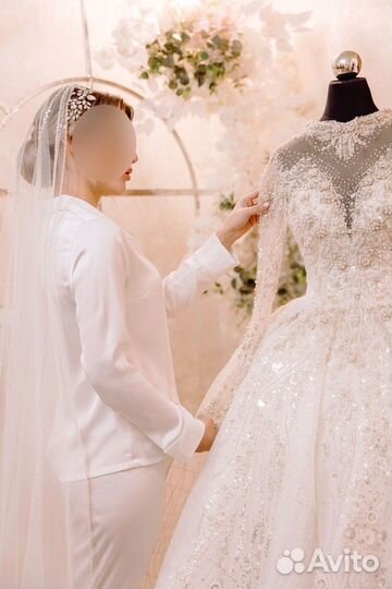 Свадебное платье 42 44 бу