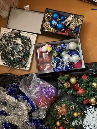 Новогодние елочные игрушки