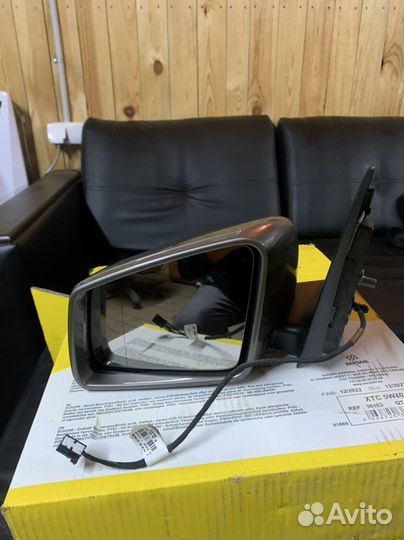 Зерколо левое мерседес GLK-2014г