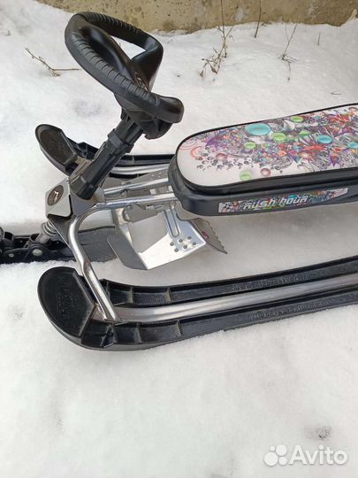 Снегокат с рулевым управлением