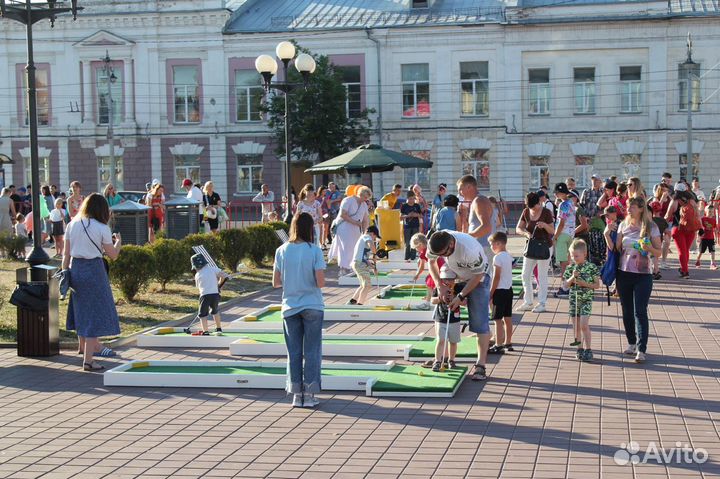 Мини гольф аттракцион