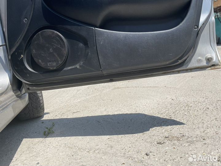 Дверь передняя левая и пр Mitsubishi Carisma хет