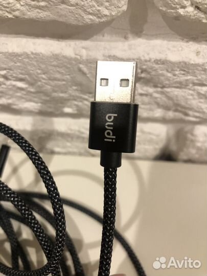 Кабель для зарядки iPhone lightning