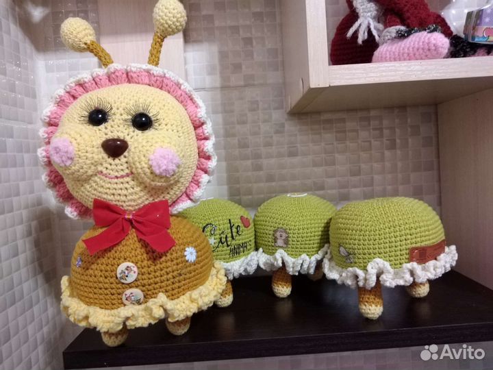 Гусеница-игольница