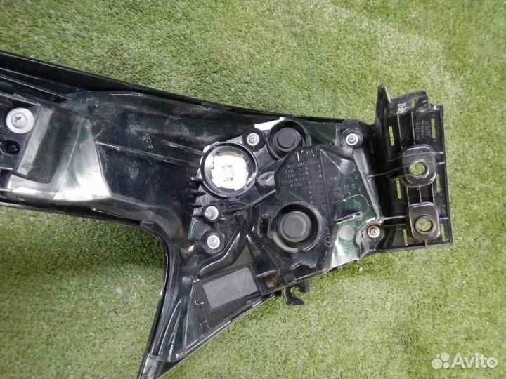 Фонарь задний (разное) Lexus NX200/NX200t/NX300/NX