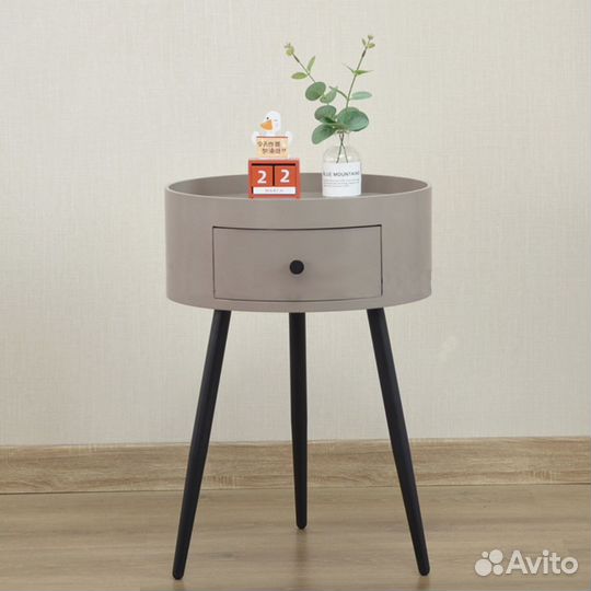 Журнальный столик серый
