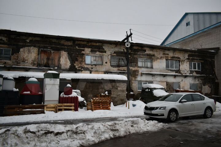 Здание, 620.7 м²