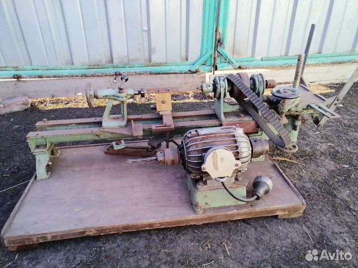 Токарный станок