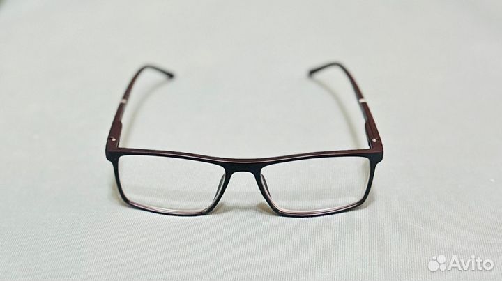 Очки для зрения от -1 до -2,5 и от +1 до +2,5