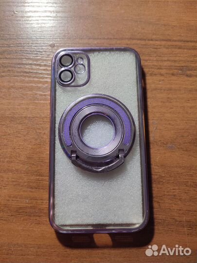 Чехлы на телефон iPhone 11