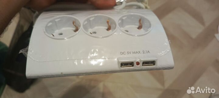 Розетка DC 5V MAX. 2.1A