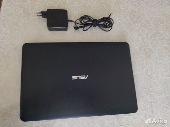 Ноутбук Asus X554L