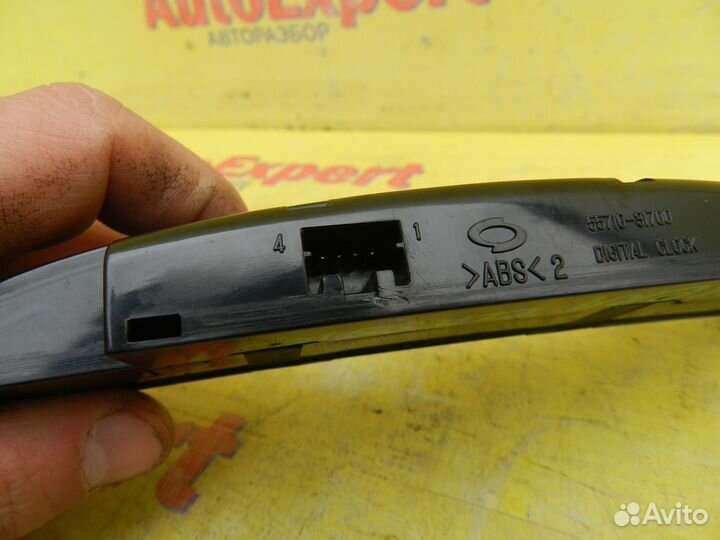 Часы Nissan Almera