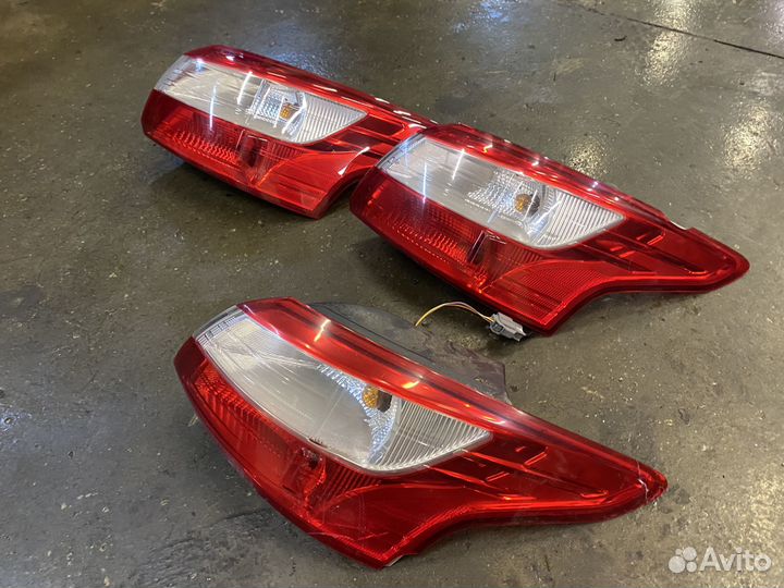 Задний правый фонарь Ford Focus 3 Седан