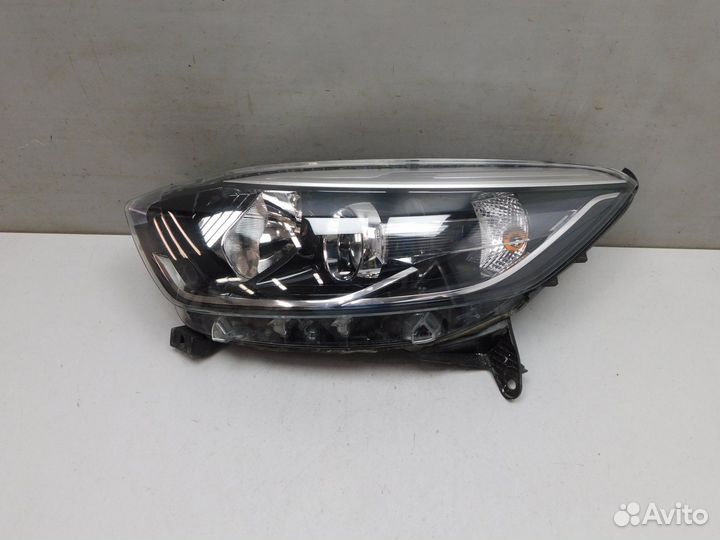 Фара левая Renault Kaptur (82739)