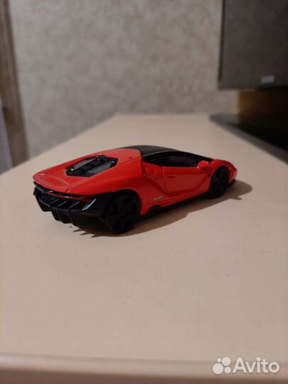 Литая игрушечная машинка Lamborghini Centenario