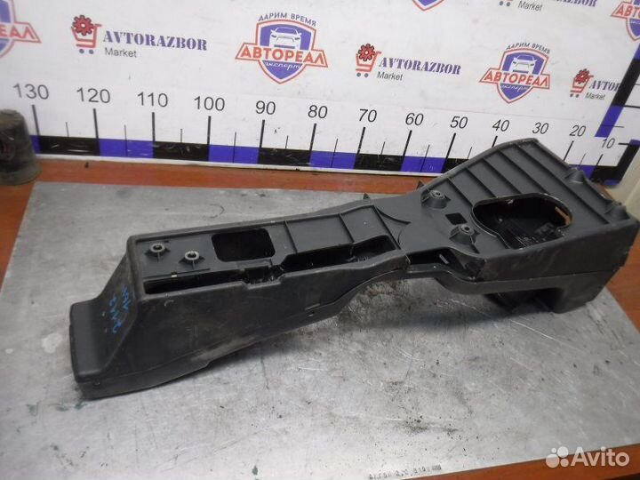 Консоль между сидений Ваз 2112 1.5 2004