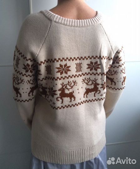 Теплый уютный бежевый свитер с оленями Benetton
