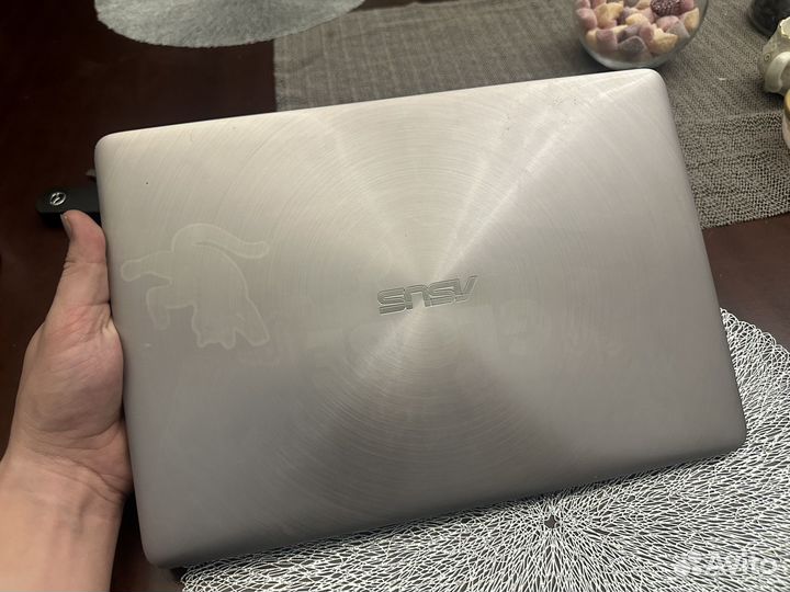 Asus zenbook ux310u i7-6500/Nvidea MX940 2Gb