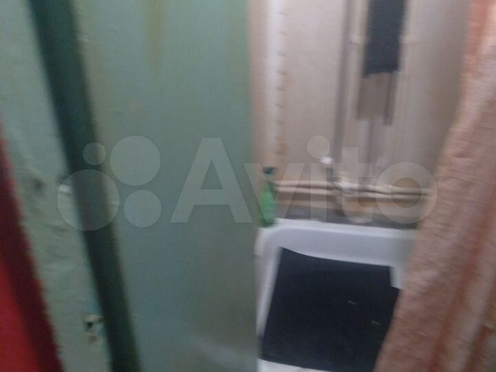 Комната 18 м² в 5-к., 1/3 эт.