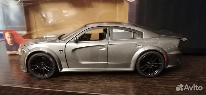 1:24 Jada dodge charger srt hellcat