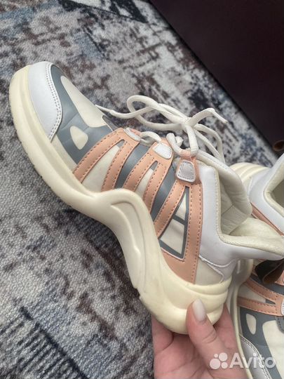 Кроссовки женские 39 размер