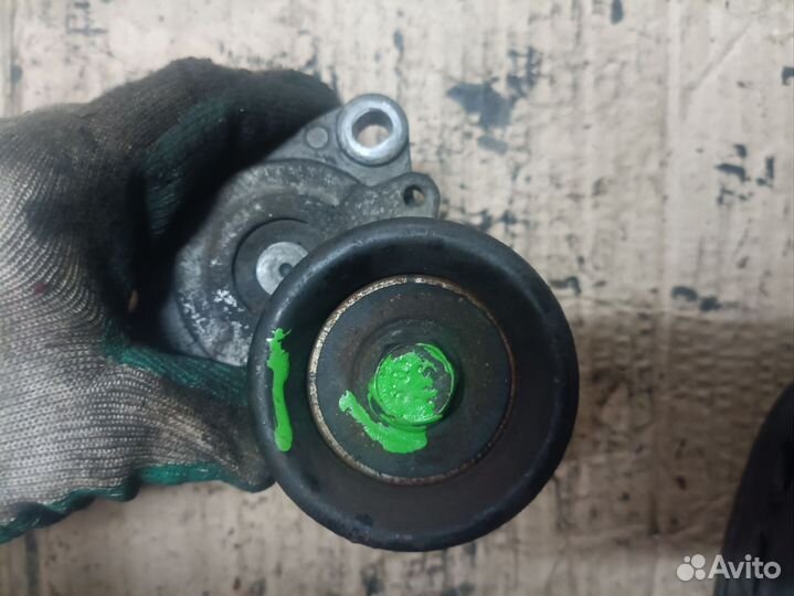 Натяжитель ремня генератора