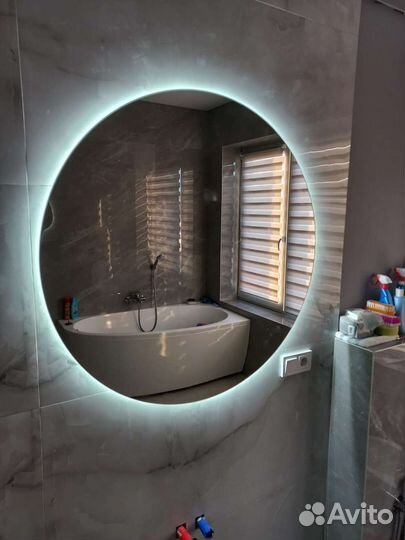 Круглое зеркало с подсветкой