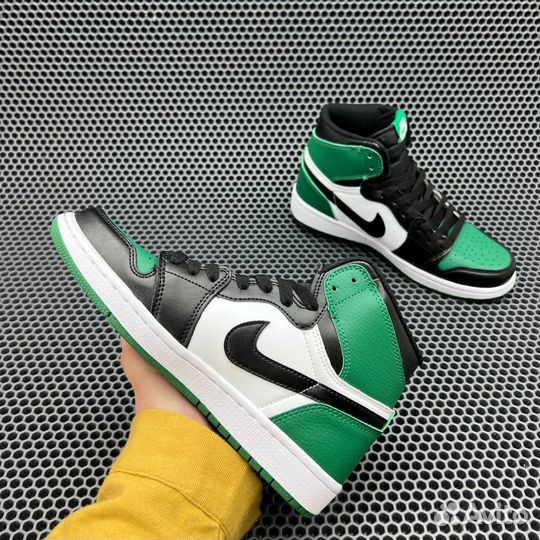 Кроссовки Nike Air Jordan 1 Retro High Pine Green