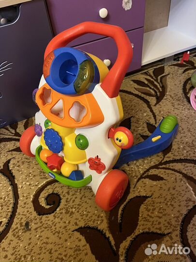 Ходунки и игровой центр Chicco