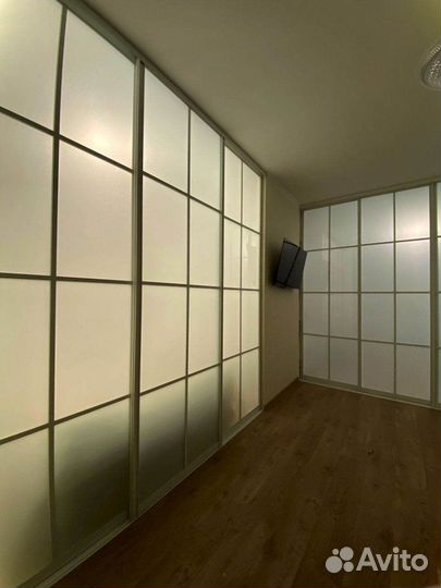 Стеклянная перегородка