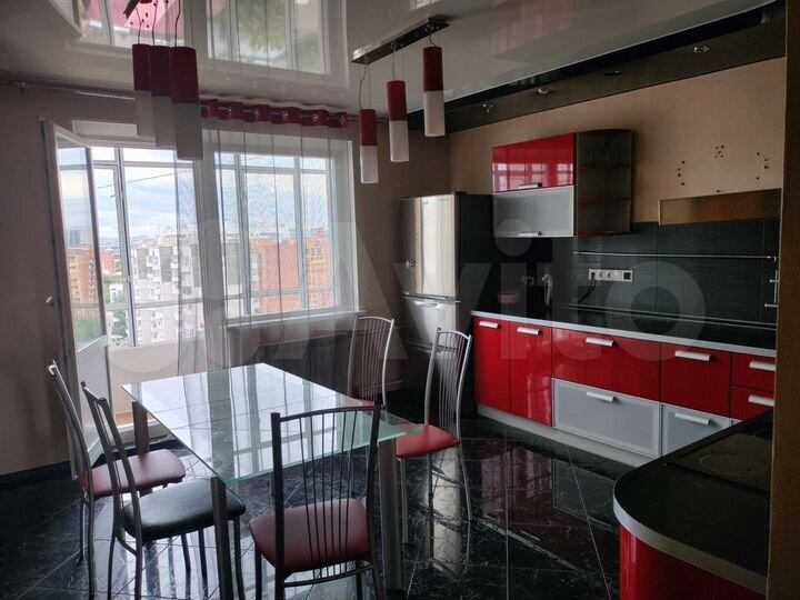 4-к. квартира, 96 м², 10/10 эт.