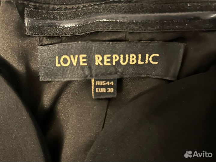 Платье-футляр 