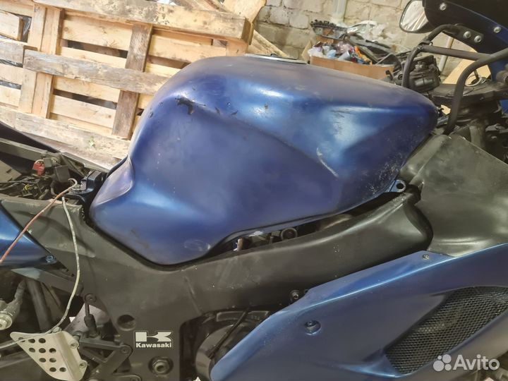 Kawasaki zx9r бак