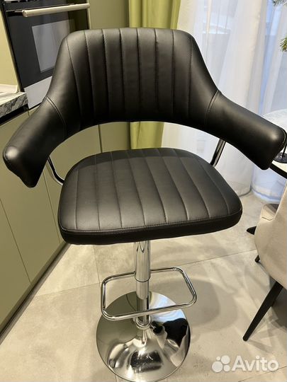 Барный стул или стул бровиста