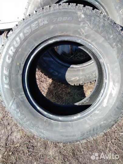 Bridgestone Ice Cruiser 7000 285/65 R17