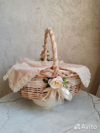 Пасхальная корзина из лозы