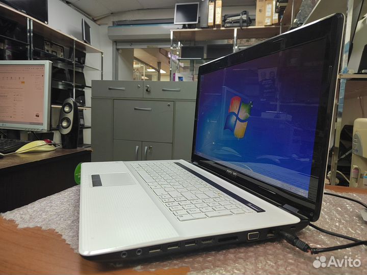 Белый asus K73SD