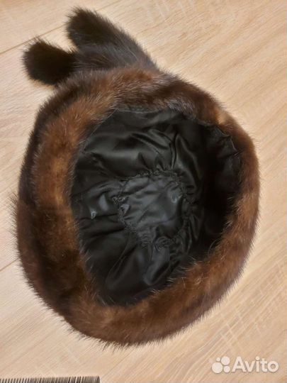 Женские меховые шапки