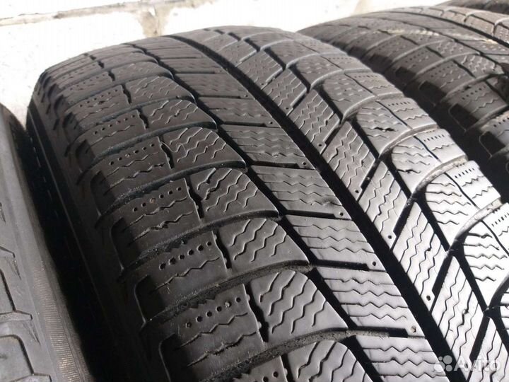 Michelin X-Ice XI3 225/60 R17 99H