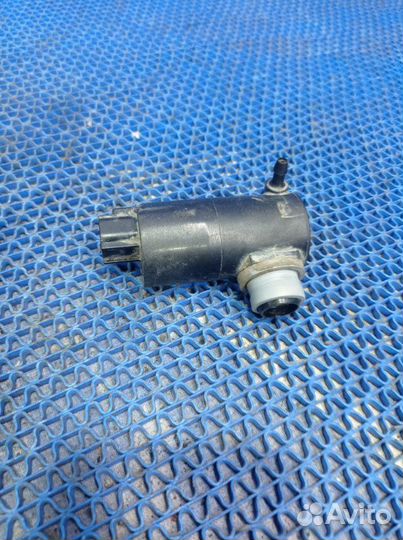 Моторчик омывателя лобового стекла Toyota Auris