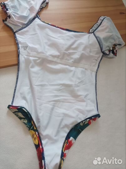 Купальник сдельный S элегантный новый