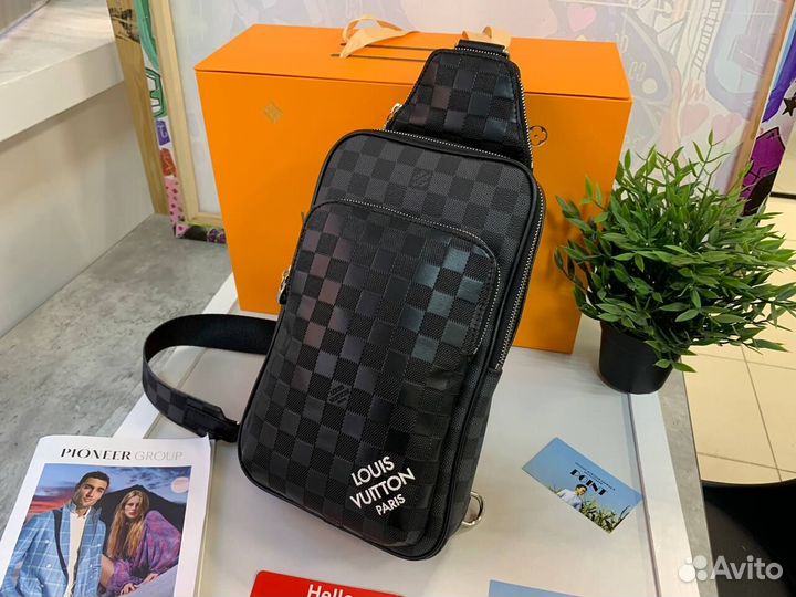 Сумка Louis Vuitton через плечо